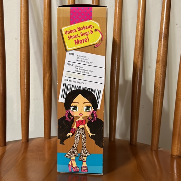 Boxy Girls Doll Hannah. Season 2 Fashion Doll with 5 Online packages to unbox. - Picture 3 of 5